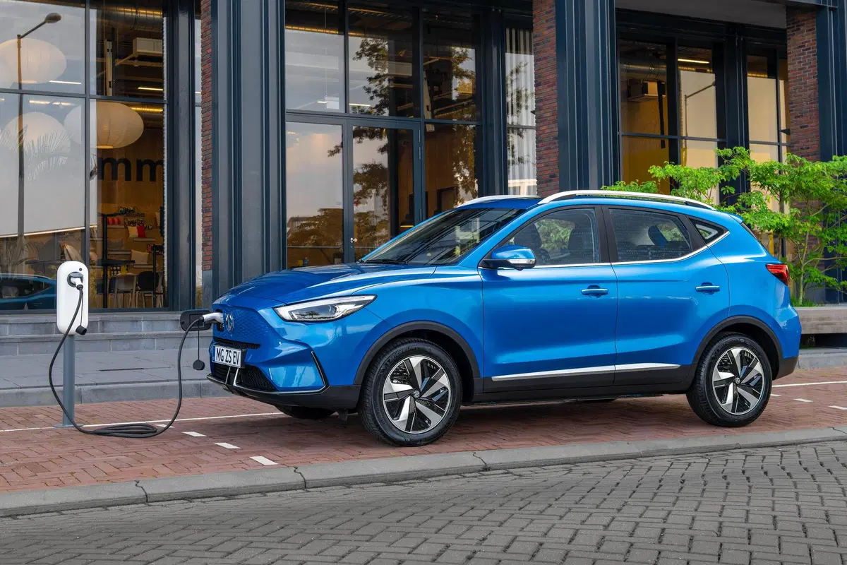 SAIC spinge MG sul mercato BEV europeo: la Marvel R tocca i 200 Km/h e la MG5 costa solo 30K (8)