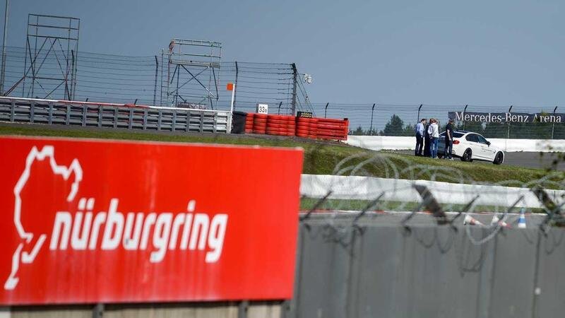 N&uuml;rburgring, Incidente mortale in pista: un morto e sette feriti