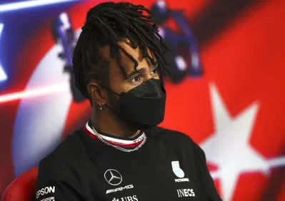 F1: Mercedes, quarto motore endotermico e dieci posizioni di penalità in Turchia per Lewis Hamilton