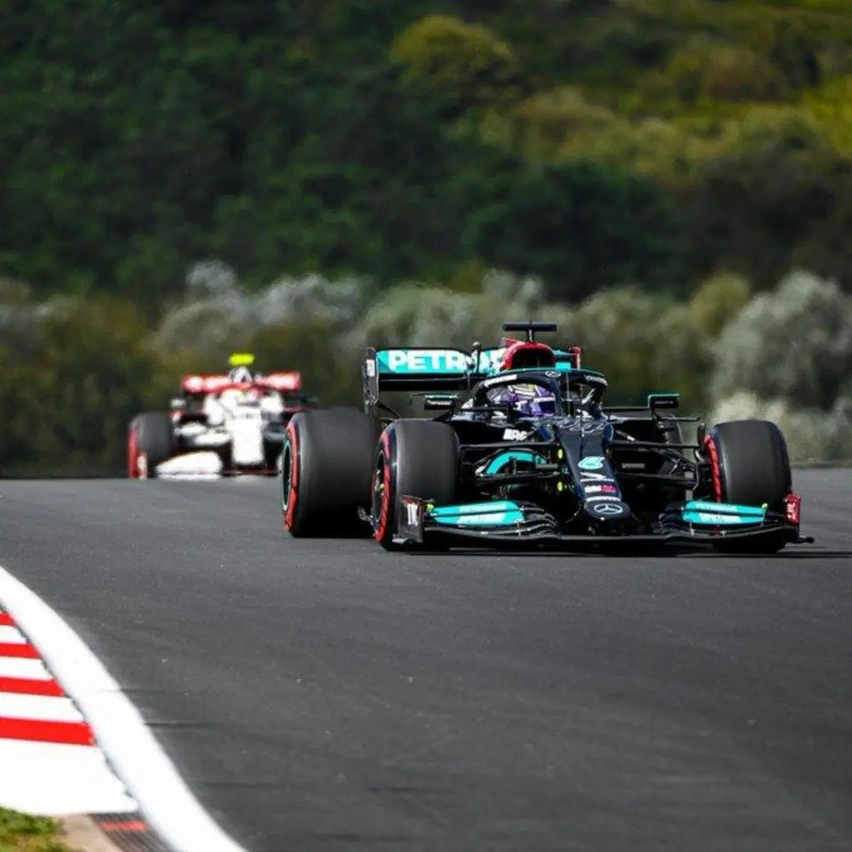 F1, GP Turchia 2021: pole per Hamilton (36)