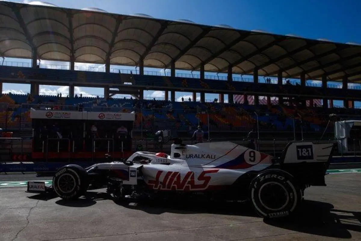 F1, GP Turchia 2021: pole per Hamilton (32)