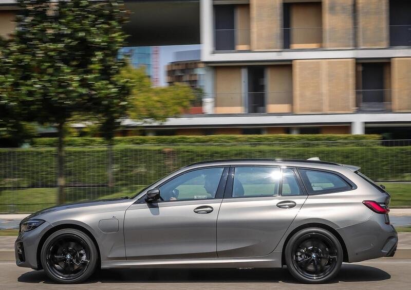 BMW Serie 3 Touring (2019->>) (23)