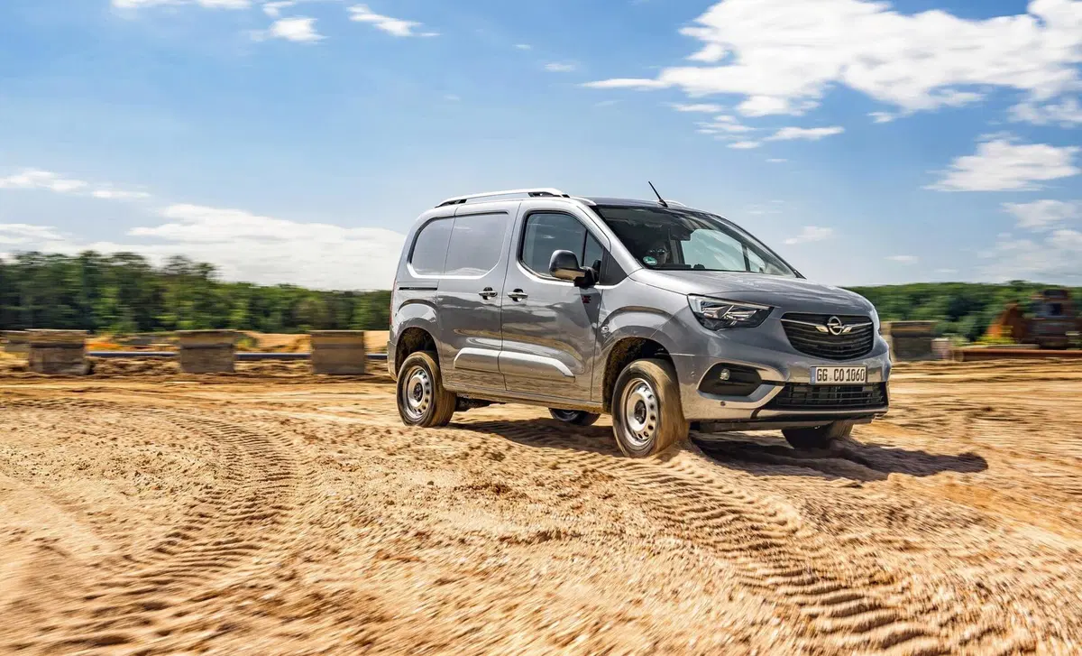 Opel Combo-e (2021-23) (8)