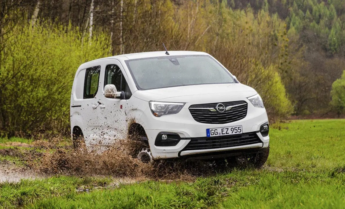 Opel Combo-e (2021-23) (10)