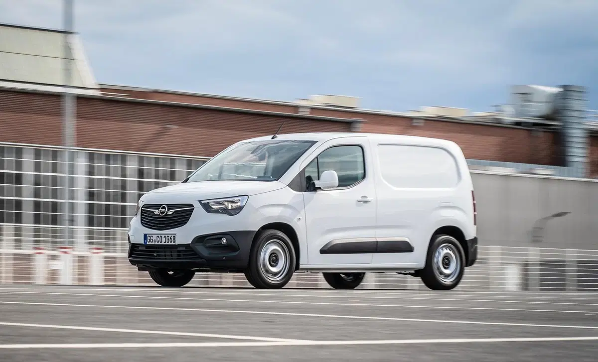 Opel Combo-e (2021-23) (15)