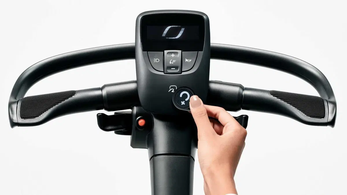 In Giappone Toyota viaggia su tre ruote: ecco C+walk T (7)