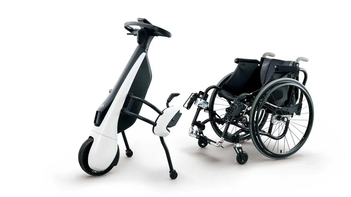In Giappone Toyota viaggia su tre ruote: ecco C+walk T (3)