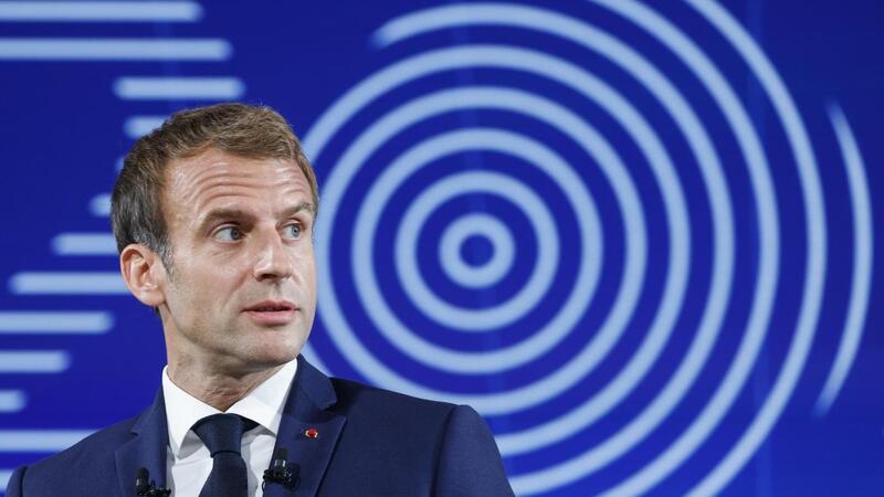 France 30, la campagna ambientalista di Macron per le auto elettriche che non piace a Greenpeace