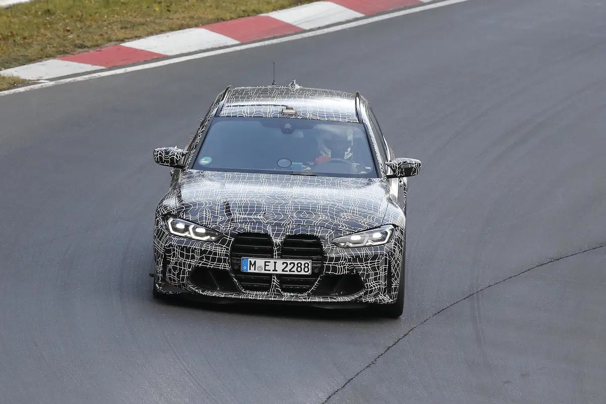 BMW M3 Touring, maxi doppio rene o no? Le foto spia (2)