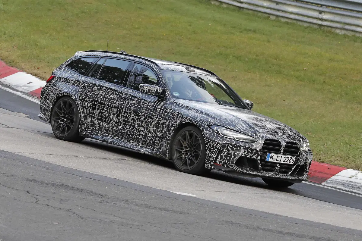 BMW M3 Touring, maxi doppio rene o no? Le foto spia (6)