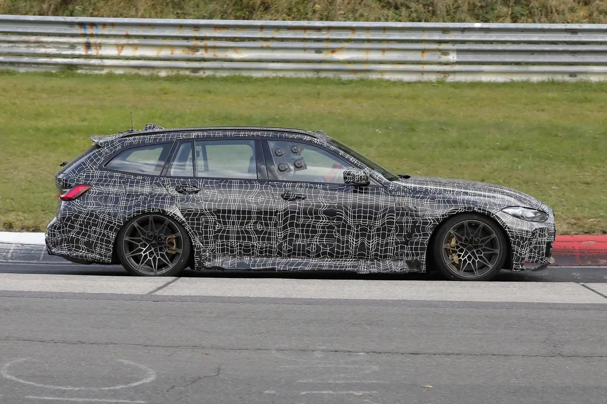 BMW M3 Touring, maxi doppio rene o no? Le foto spia (7)