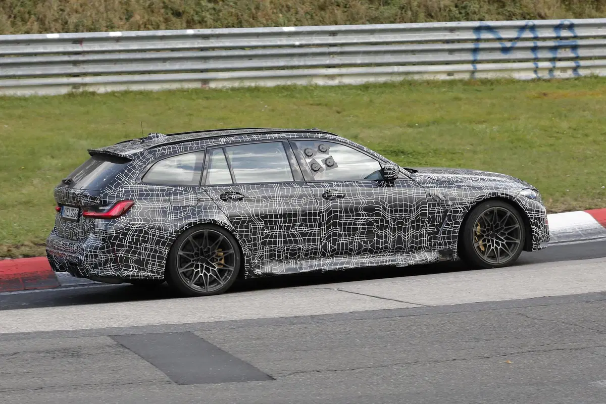 BMW M3 Touring, maxi doppio rene o no? Le foto spia (10)