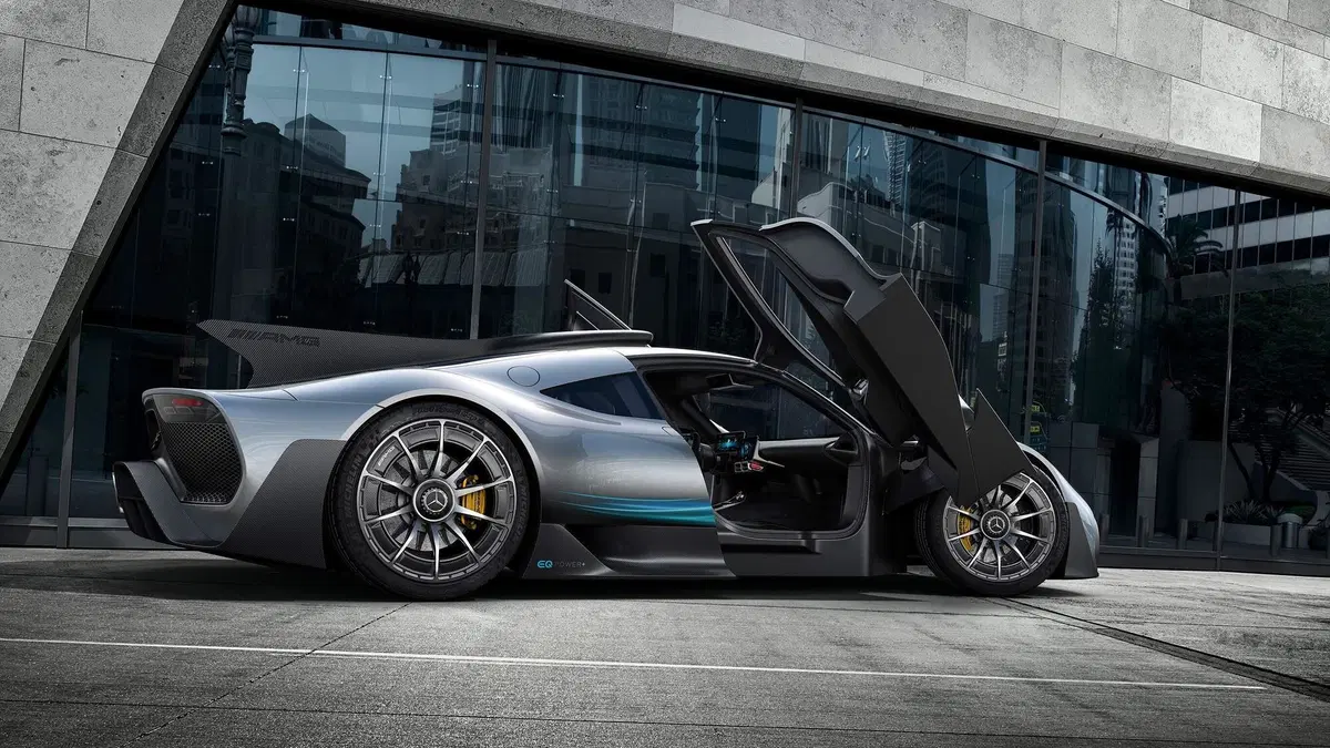 Conto alla rovescia per la nuova hypercar marchiata Mercedes-Benz AMG  (5)