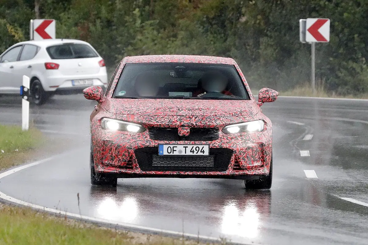 Honda Civic Type R, le foto spia (2)