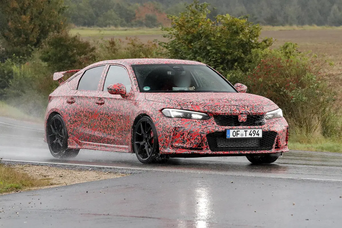 Honda Civic Type R, le foto spia (3)