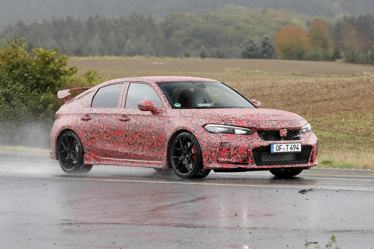 Honda Civic Type R, le foto spia (4)