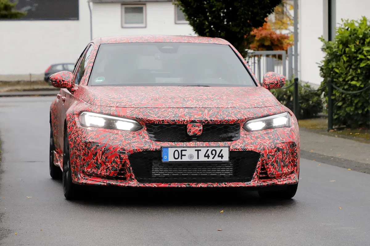 Honda Civic Type R, le foto spia (5)