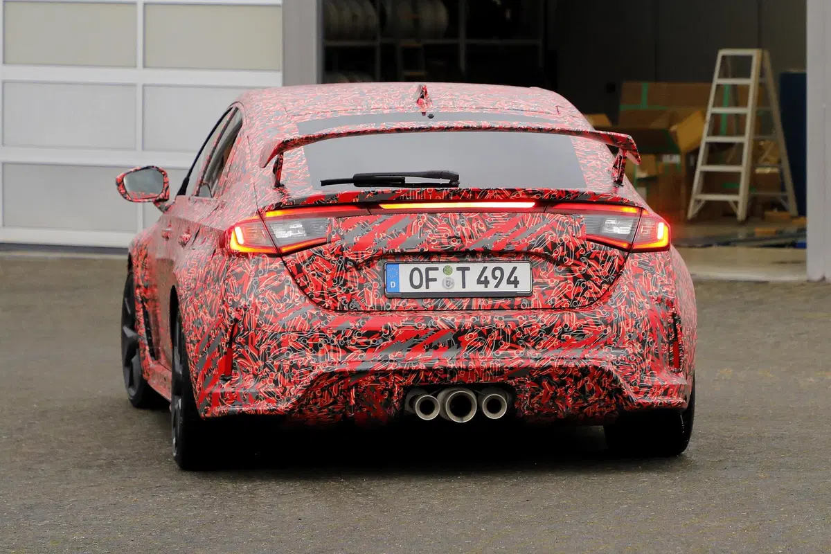 Honda Civic Type R, le foto spia (6)
