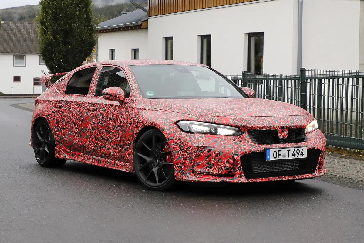 Honda Civic Type R, le foto spia (7)
