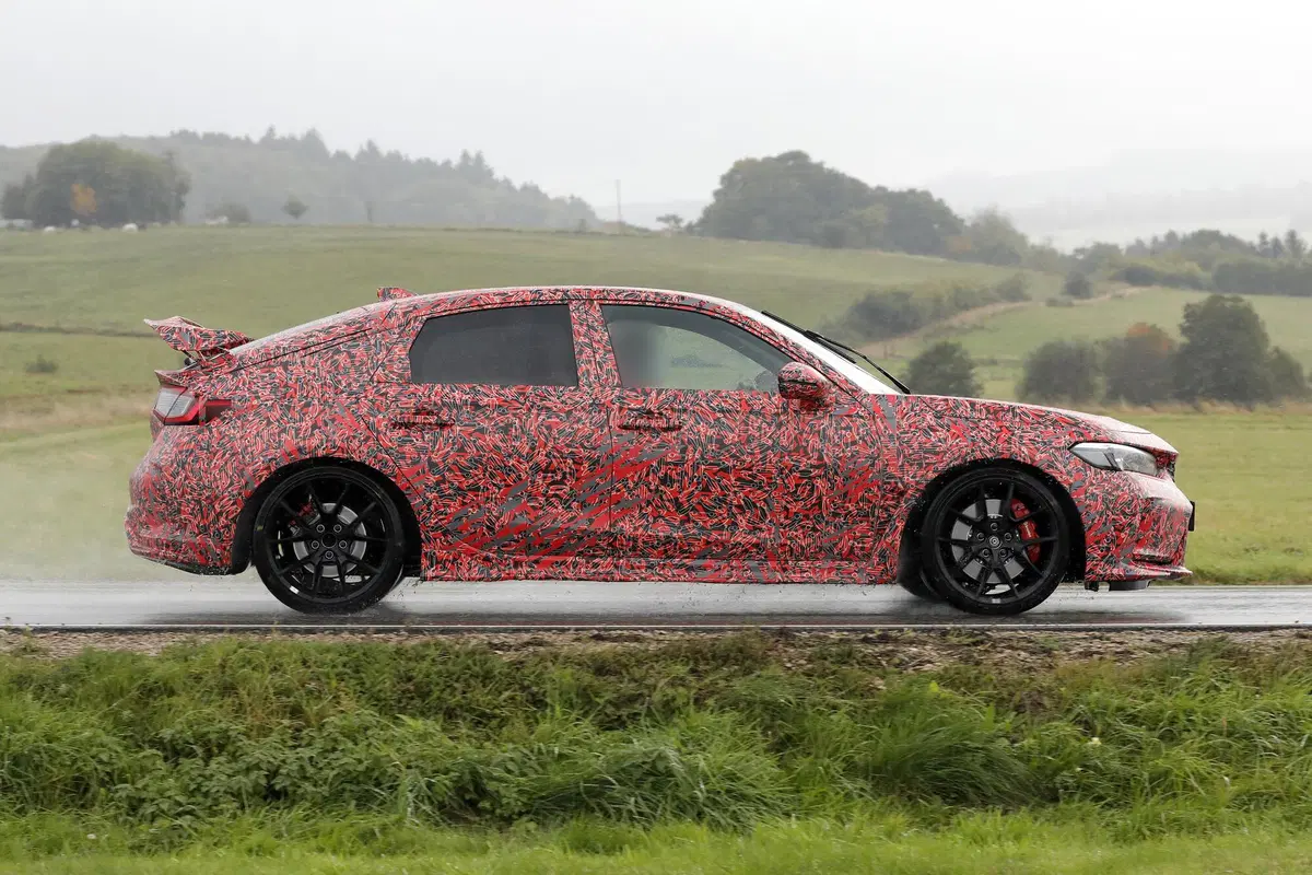 Honda Civic Type R, le foto spia (8)