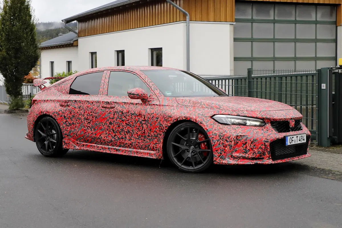 Honda Civic Type R, le foto spia (11)