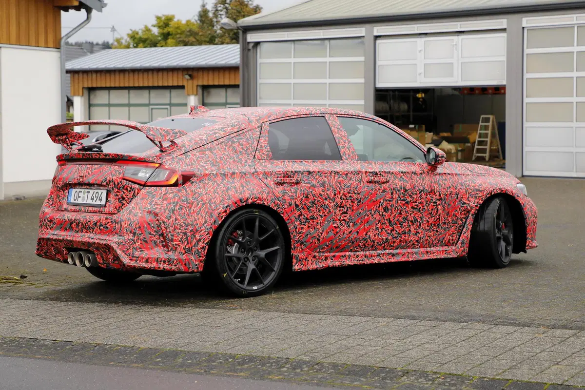 Honda Civic Type R, le foto spia (13)