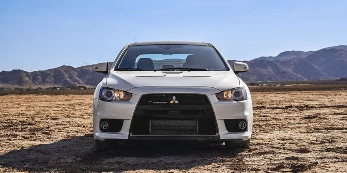 Il triste addio di una Mitsubishi Lancer EVO pre-serie: funzionante ma demolita (3)