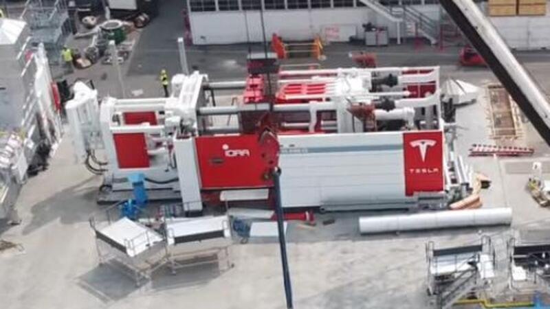 Una nuova pressa gigante marchiata Tesla ed IDRA