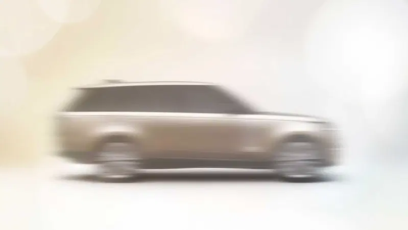 Range Rover, il teaser della nuova generazione