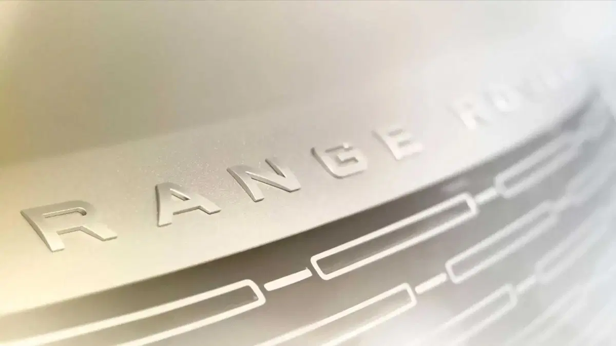 Range Rover, il teaser della nuova generazione (2)