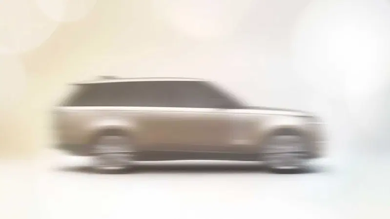 Range Rover, il teaser della nuova generazione