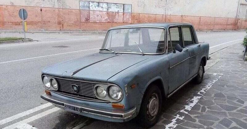 La Lancia Fulvia di Via Zamboni &egrave; stata portata via dopo 40 anni