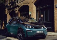 Bmw e l’accordo coi Coldplay: ai concerti energia con le batterie auto usate