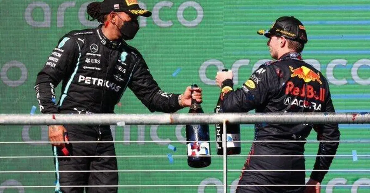 F1, Hamilton: "Complimenti a Verstappen"