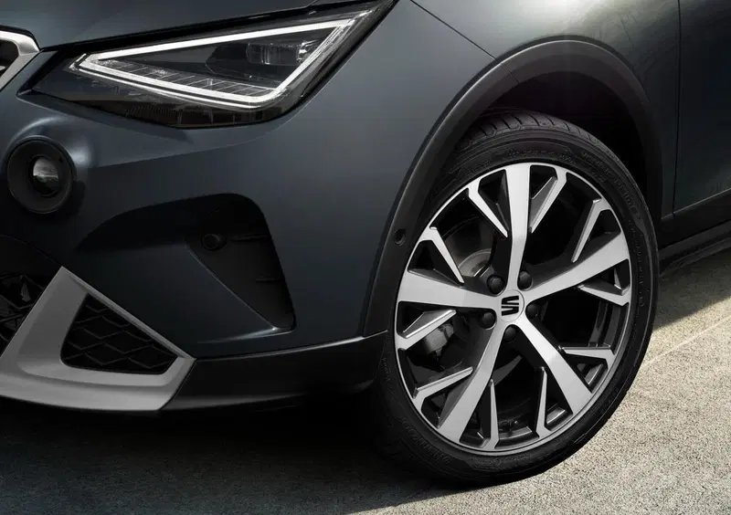 SEAT Arona (2017-->>) (40)