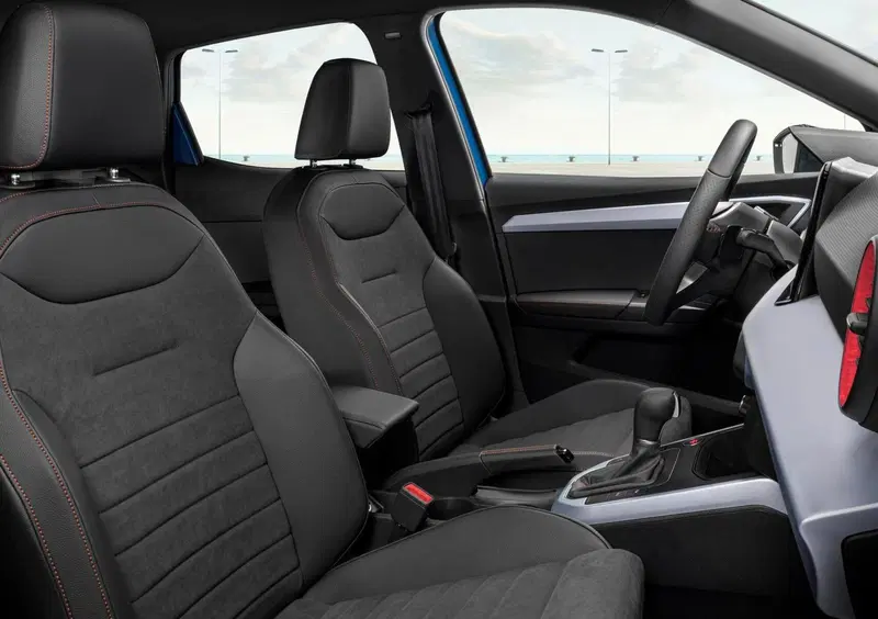 SEAT Arona (2017-->>) (37)