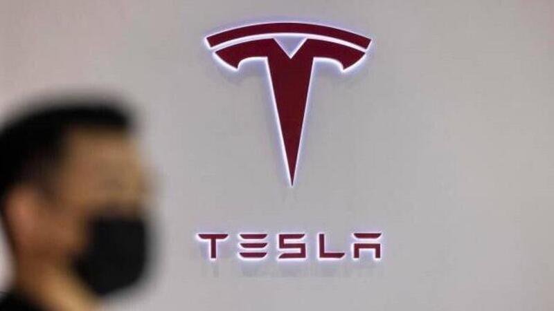 Tesla vale mille miliardi: &egrave; la prima casa automobilistica a toccare questo traguardo