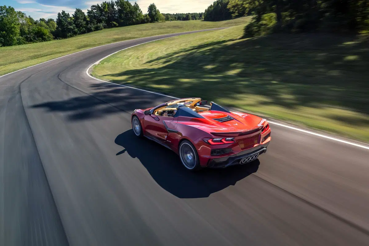 Corvette Z06, la nuova generazione fa rimpiangere la 458 Italia? (6)