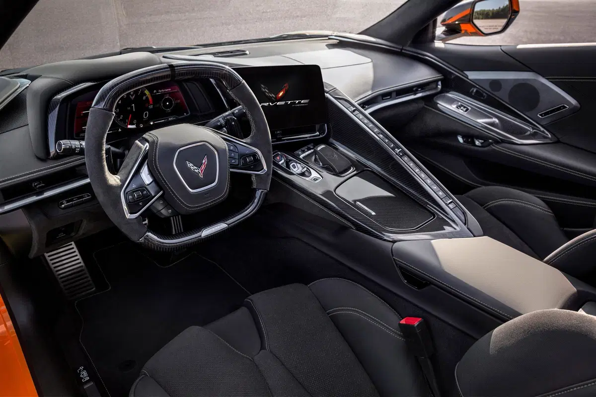 Corvette Z06, la nuova generazione fa rimpiangere la 458 Italia? (12)