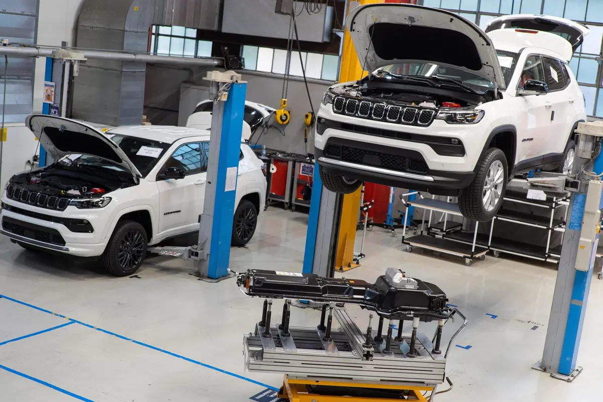 Tutti i segreti di 500 BEV e nuovi B-SUV Fiat o Alfa? All’Officina 78 con i prototipi smontati sul ponte (2)