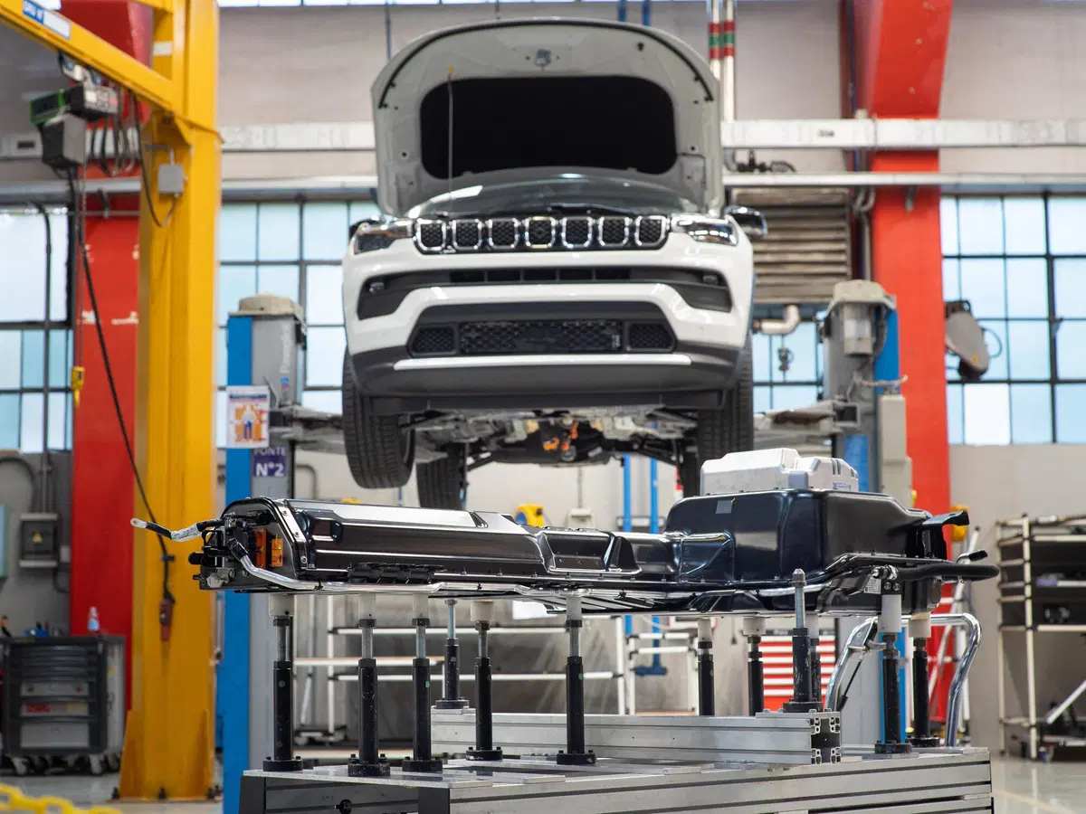 Tutti i segreti di 500 BEV e nuovi B-SUV Fiat o Alfa? All’Officina 78 con i prototipi smontati sul ponte (3)