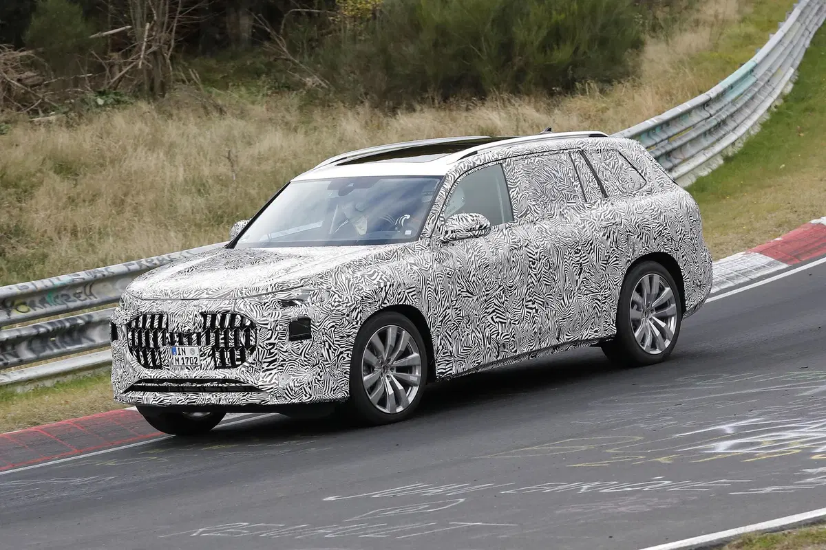 Audi Q9, le foto spia del SUV extralarge (2)