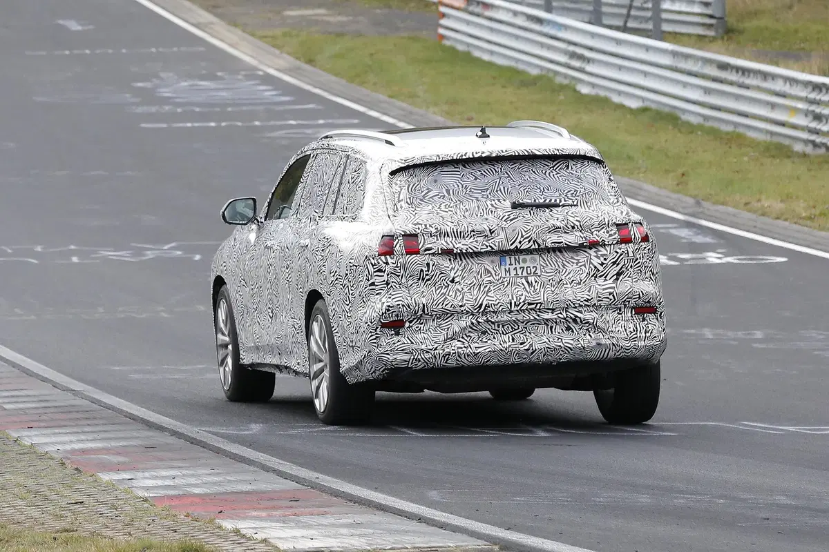 Audi Q9, le foto spia del SUV extralarge (3)