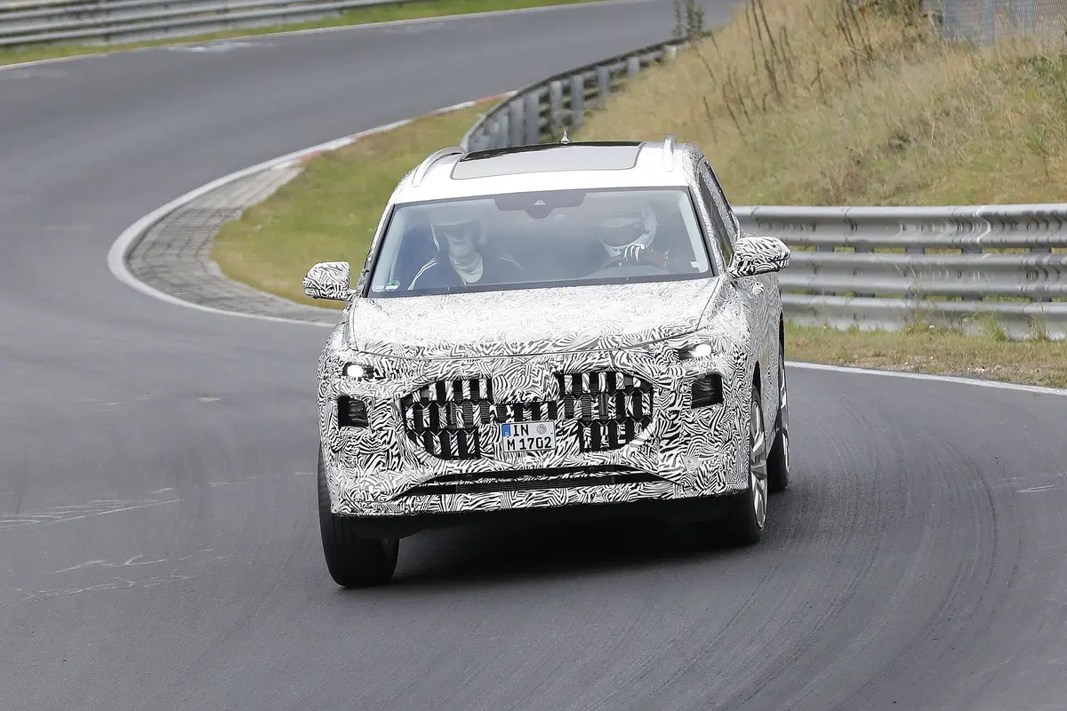 Audi Q9, le foto spia del SUV extralarge (7)