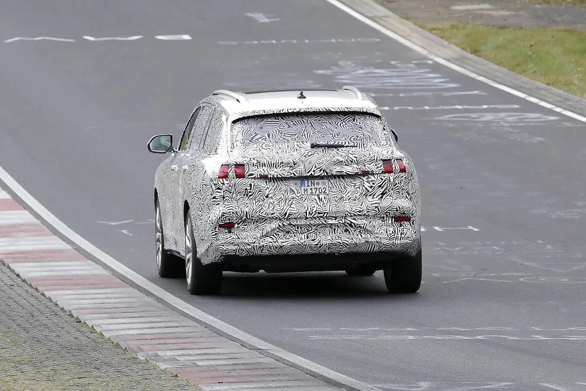 Audi Q9, le foto spia del SUV extralarge (8)