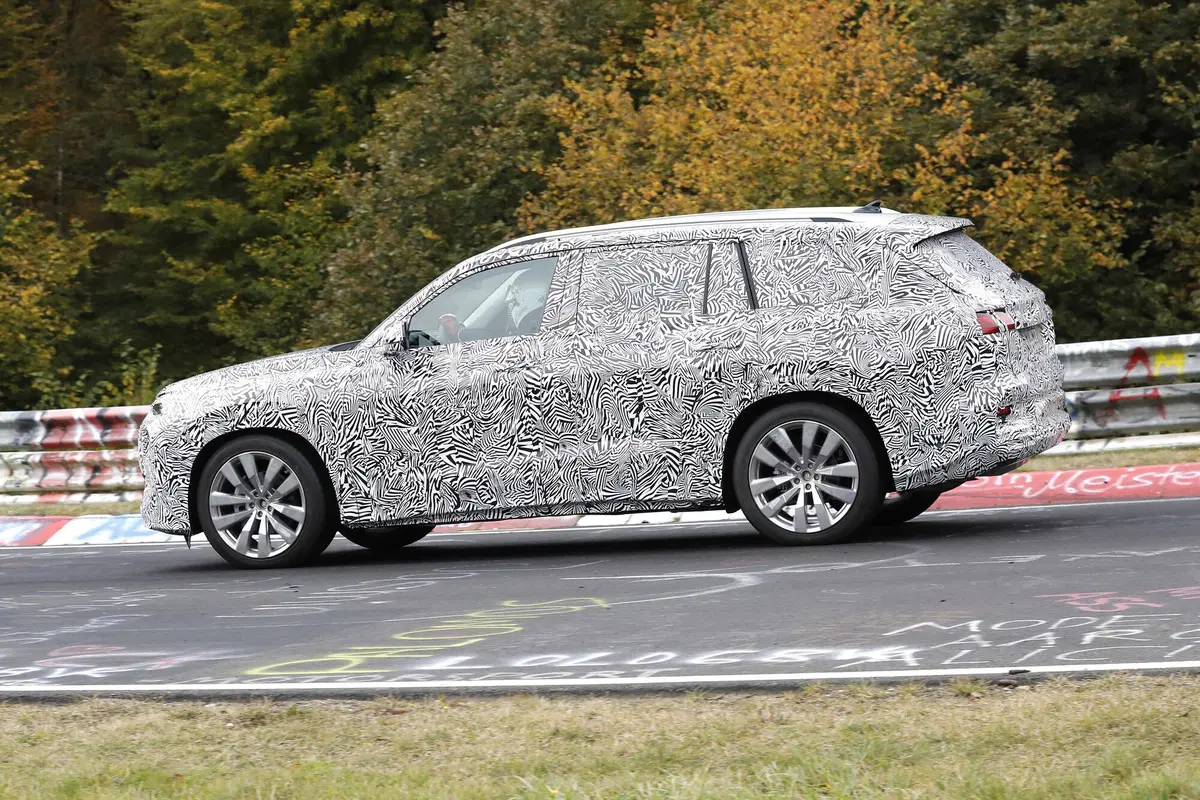 Audi Q9, le foto spia del SUV extralarge (5)