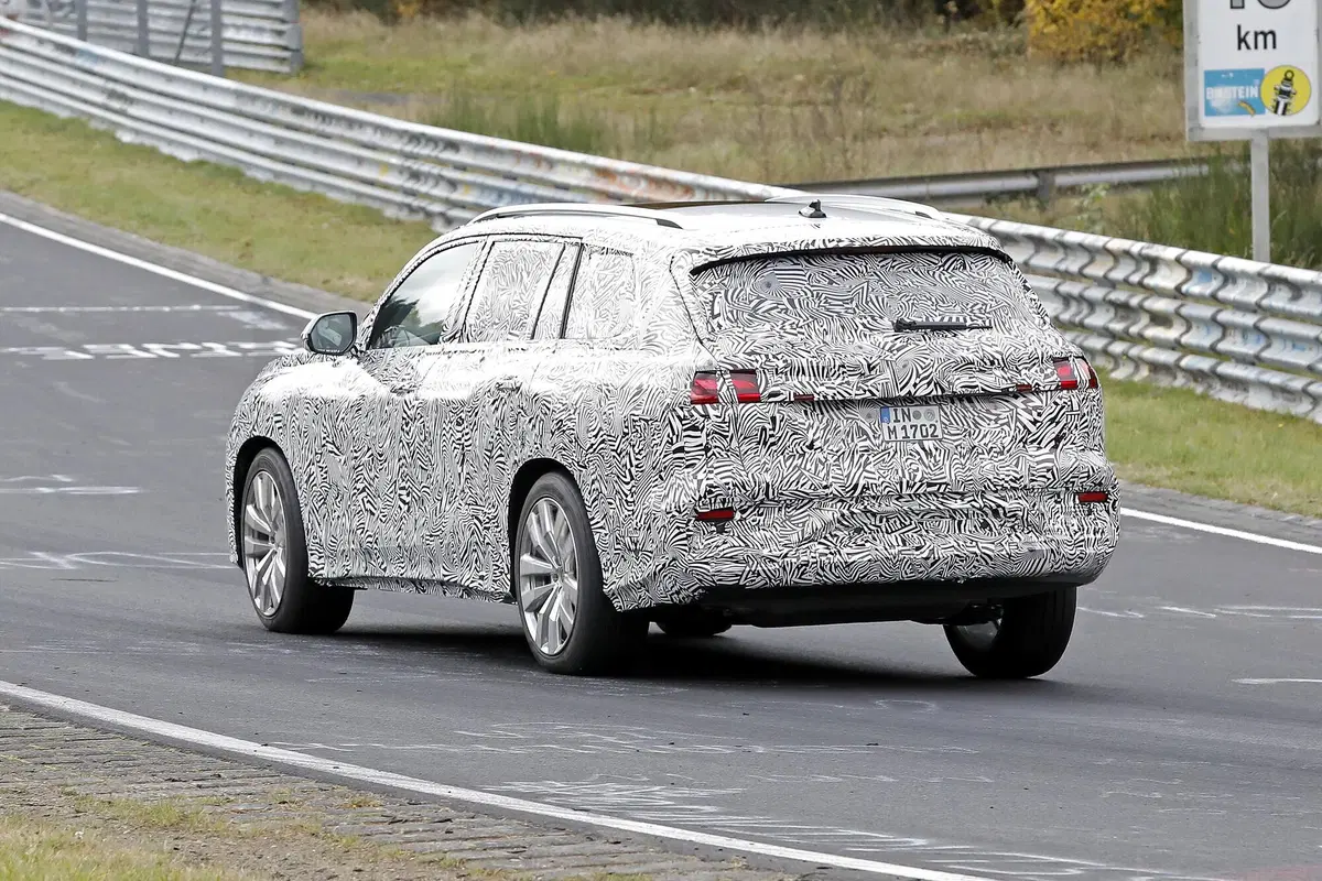 Audi Q9, le foto spia del SUV extralarge (10)