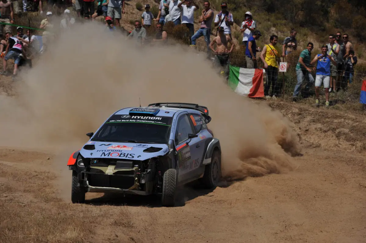 WRC16 Sardegna Italia, Marziani in Paradiso. Ancora Neuville (Hyundai). Duello finale contro Latvala (10)