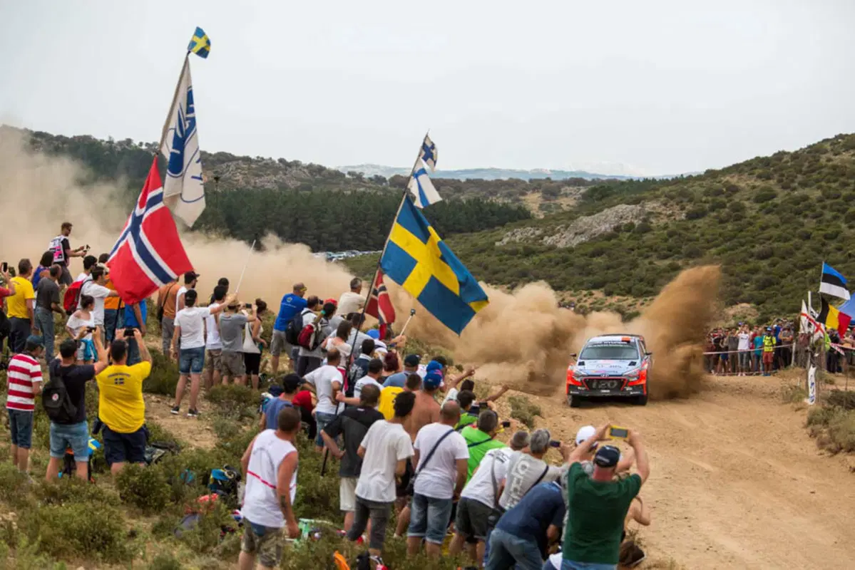 WRC16 Sardegna Italia, Marziani in Paradiso. Ancora Neuville (Hyundai). Duello finale contro Latvala (13)