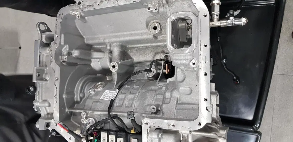 Unità e-drive BMW Gen5, Smontata: la fine di vari mondi motoristici ma si può ancora riparare (10)